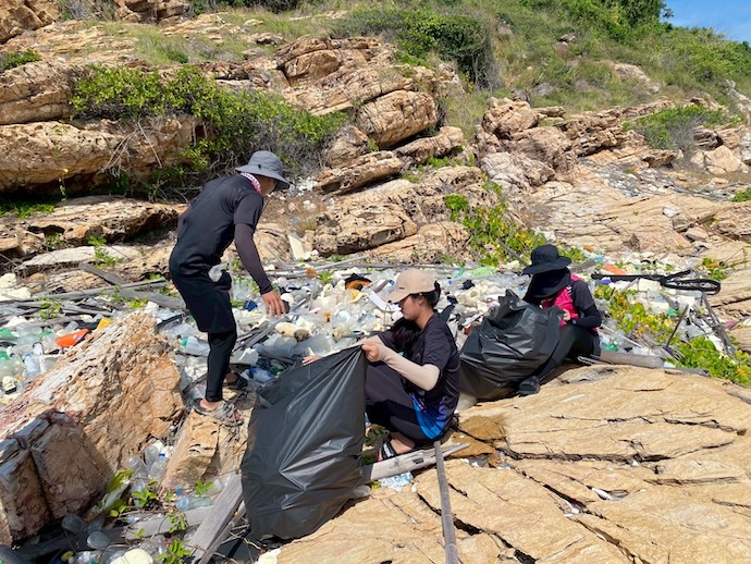 Line Album Csr เก็บขยะใต้น้ำเชือกอวนและบนเก