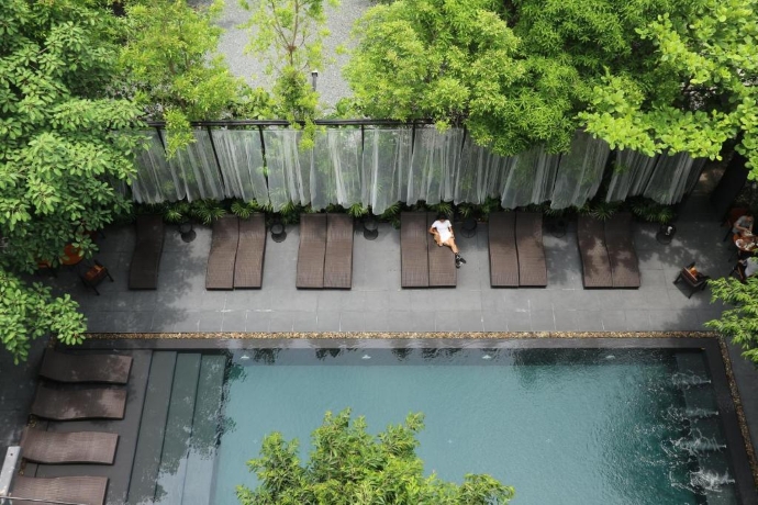 สระว่ายนํ้าในโรงแรม Bed Nimman