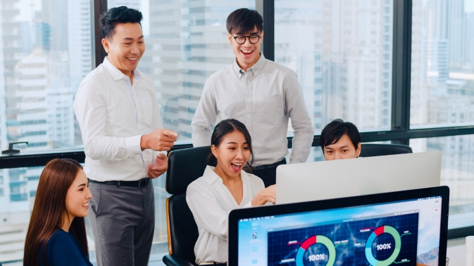 การลงทุนเทคโนโลยีและการใช้ Data Platform เพื่อวางกลยุทธ์ Build, Buy หรือ Fine-Tune ในองค์กร