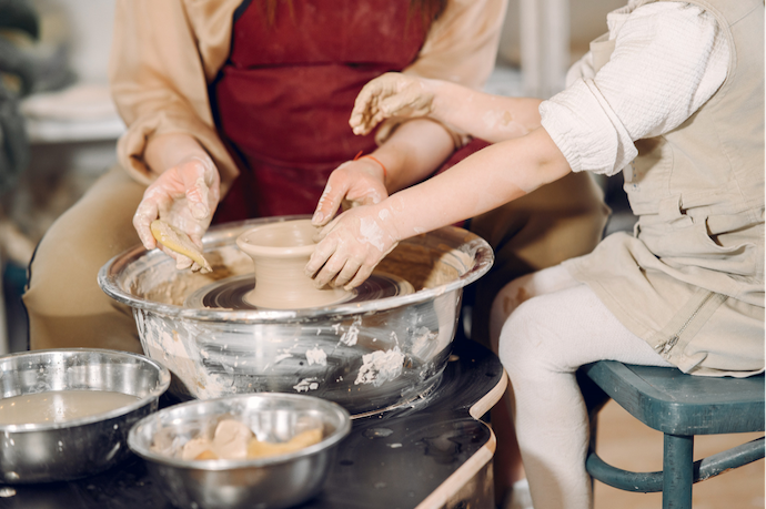 การปั้นเซรามิก เป็นหนึ่งในกิจกรรมที่ออกแบบโดยธุรกิจ Digital Detox 