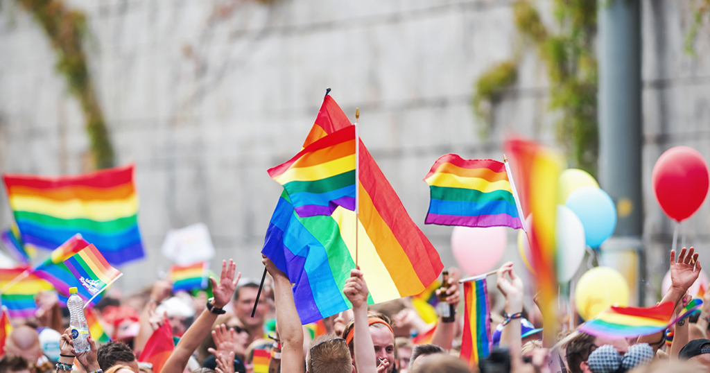 นักลงทุนไทยห้ามพลาด ! เกาะเทรนด์ตลาดสีม่วง LGBT ในแคนาดา นักลงทุนไทยห้ามพลาด ! เกาะเทรนด์ตลาดสีม่วง LGBT ในแคนาดา